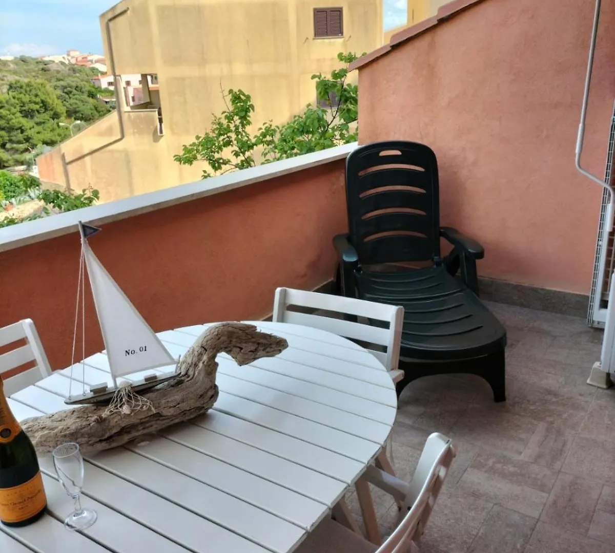 La Poltrona Di Ginepro Apartment La Maddalena  Italy